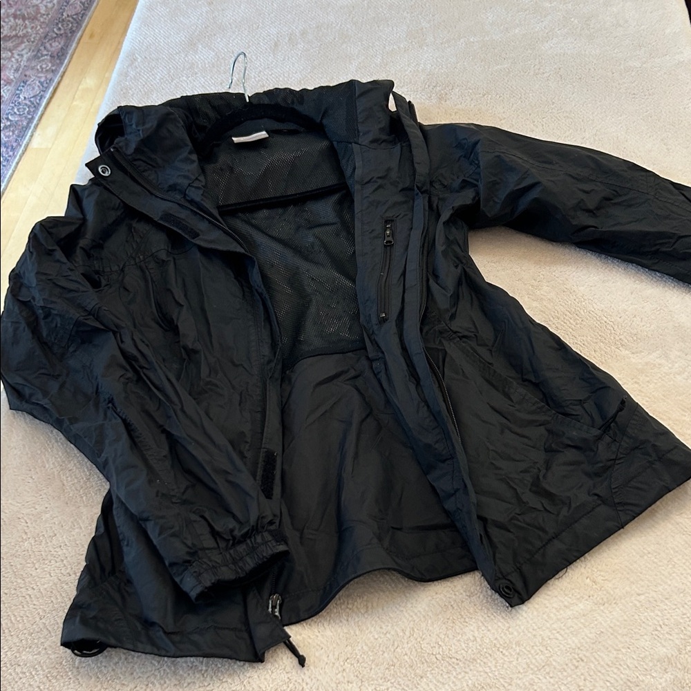 Columbia Women's Black Rain Jacket! - Picture 6 of 6